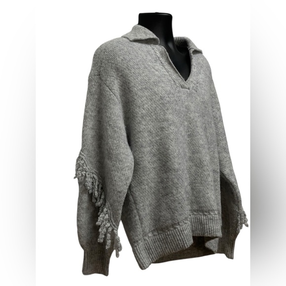 Democracy Heather Gray V-Neck Sweater with Fringe Size Medium P - New With Tags - Picture 2 of 6